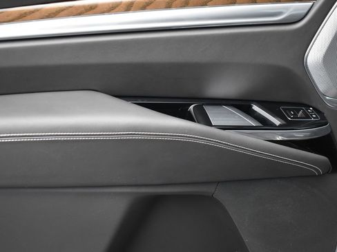 Certified 2025 Cadillac Escalade Sport Platinum w/ LPO, Floor Liner Package image 31