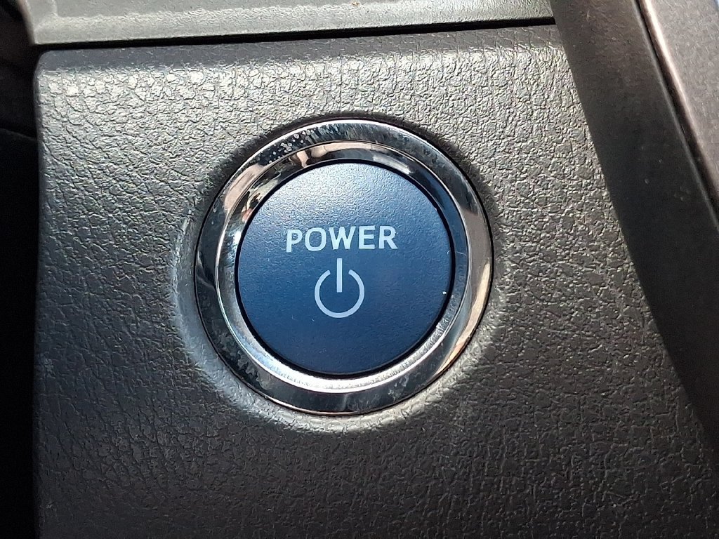 Used 2022 Toyota Camry SE FWD image 23