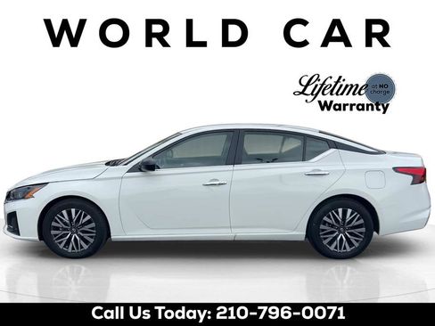 Used 2025 Nissan Altima 2.5 SV FWD image 4