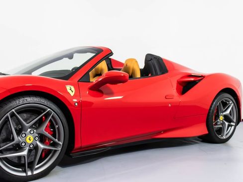 Certified 2023 Ferrari F8 Tributo RWD image 31
