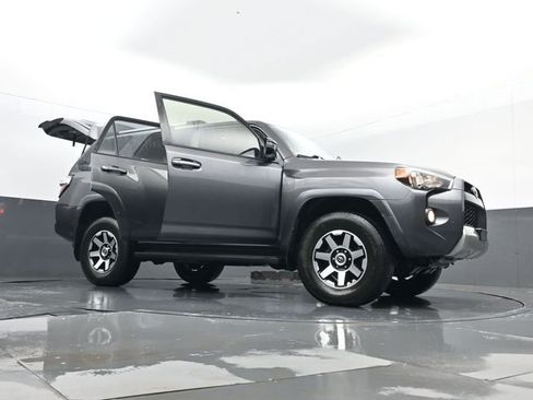 Used 2018 Toyota 4Runner TRD Off-Road image 31