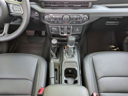 New 2026 Jeep Gladiator Sport AWD/4WD image 20