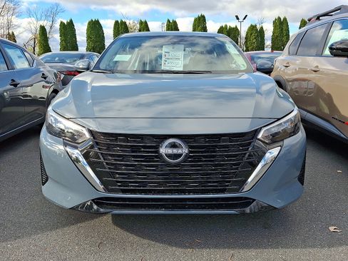 New 2025 Nissan Sentra SV image 2