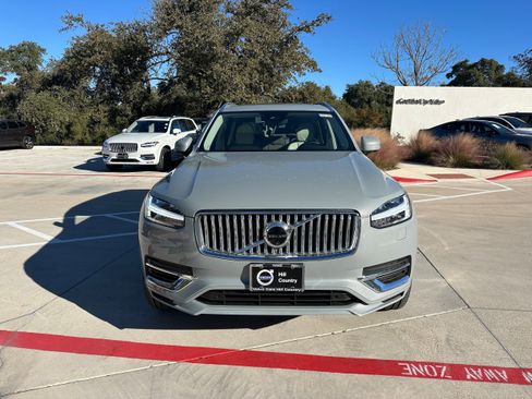 Certified 2025 Volvo XC90 T8 Plus w/ Protection Package Premier AWD/4WD image 6