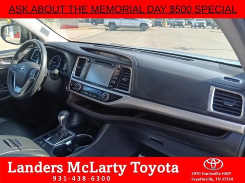 Used 2019 Toyota Highlander XLE AWD/4WD image 36