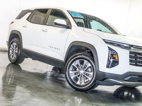 Certified 2025 Chevrolet Equinox LT AWD/4WD image 5