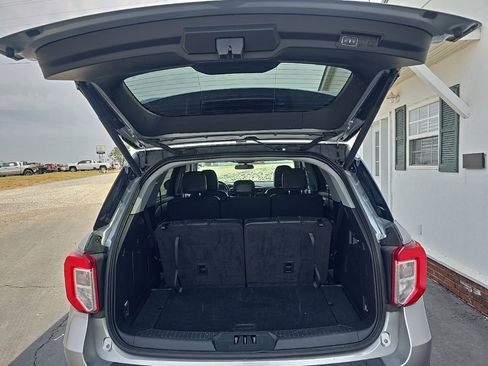 Used 2023 Ford Explorer XLT w/ Equipment Group 202A image 19