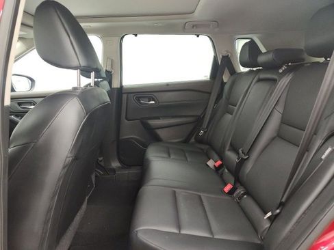 Used 2023 Nissan Rogue SV w/ SV Premium B Package image 10