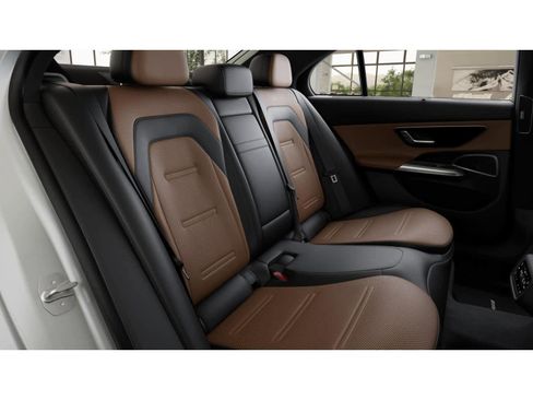 New 2026 Mercedes-Benz E 53 AMG e 4MATIC Sedan image 4