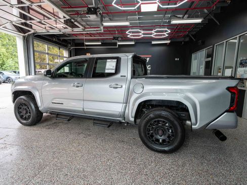 Used 2025 Toyota Tacoma SR5 AWD/4WD image 2