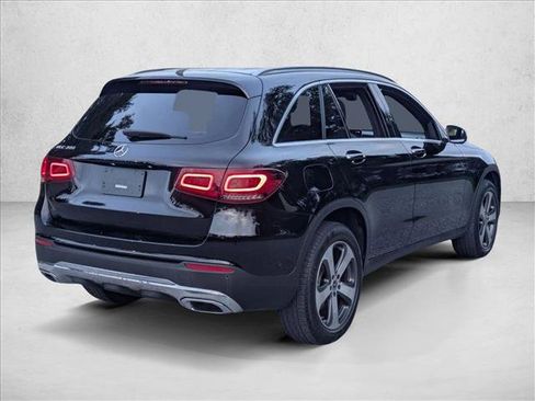 Used 2022 Mercedes-Benz GLC 300 image 3