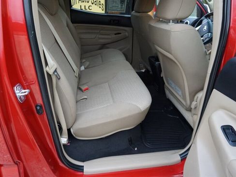 Used 2012 Toyota Tacoma PreRunner image 29