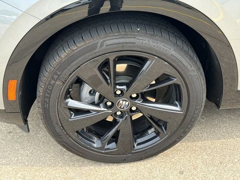 Used 2025 Buick Envision Sport Touring AWD/4WD image 17