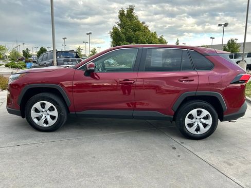 Used 2025 Toyota RAV4 LE AWD/4WD image 5