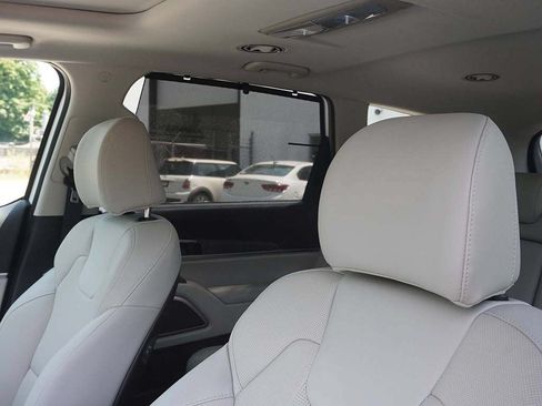 Used 2025 Kia Telluride EX FWD image 31