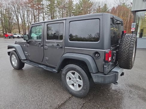 Used 2018 Jeep Wrangler Unlimited Sport S AWD/4WD image 4