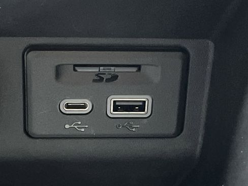 Used 2023 Chevrolet Blazer Premier image 26