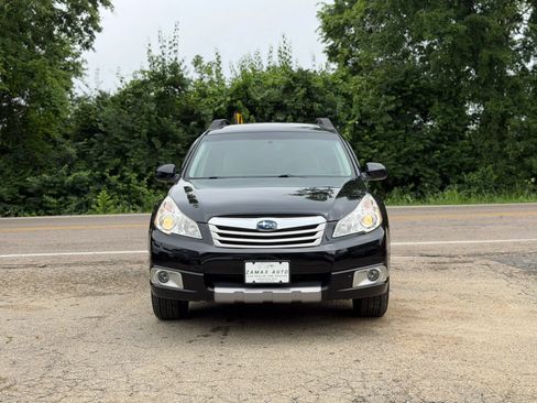 Used 2011 Subaru Outback 2.5i Limited AWD/4WD image 2