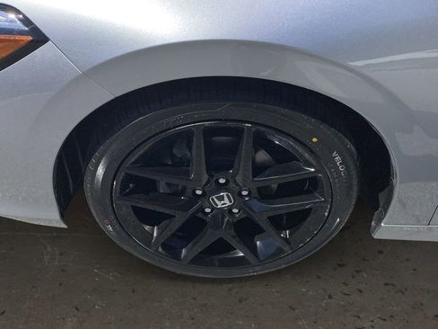 Used 2025 Honda Civic Sport image 10