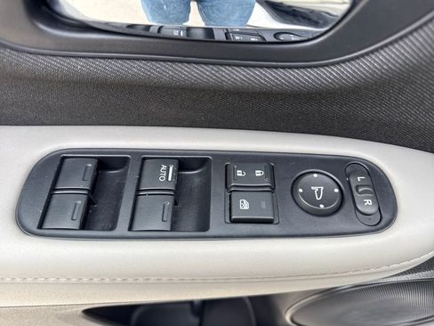 Used 2020 Honda HR-V LX image 15