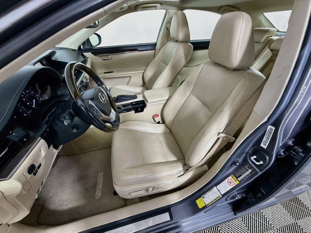 Used 2015 Lexus ES 350 w/ Luxury Package FWD image 21