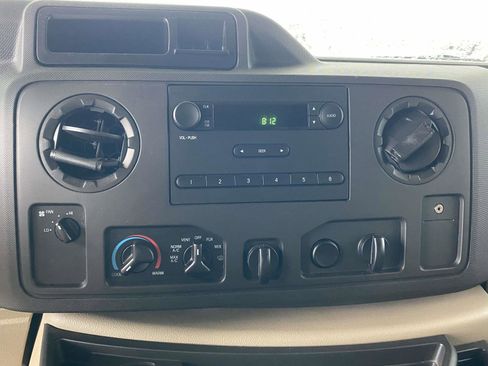 Used 2016 Ford E-450 and Econoline 450 Super Duty w/ Motorhome Prep Package image 32