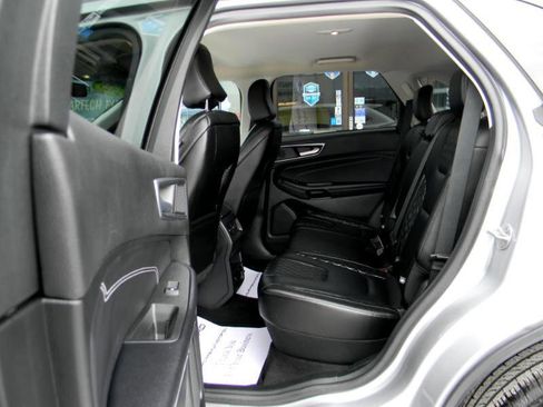 Used 2023 Ford Edge Titanium image 12