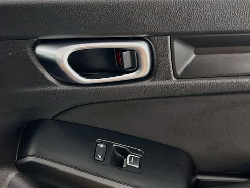 Used 2025 Honda Civic Sport image 31