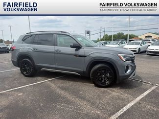 Certified 2025 Volkswagen Atlas Peak Edition SE AWD/4WD video 1