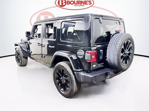 Used 2025 Jeep Wrangler Unlimited Sahara w/ Safety Group AWD/4WD image 7