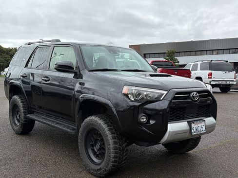 Used 2021 Toyota 4Runner TRD Off-Road image 3