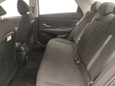 Used 2025 Hyundai Elantra SEL FWD image 18