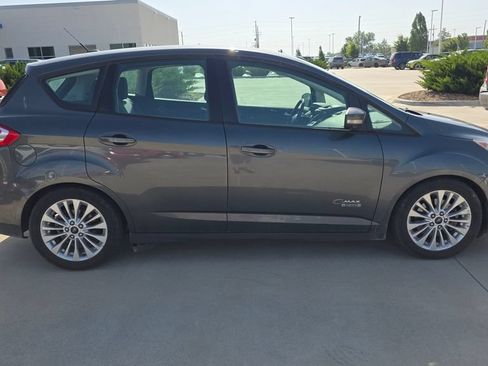 Used 2017 Ford C-MAX Energi SE w/ Equipment Group 401A FWD image 6