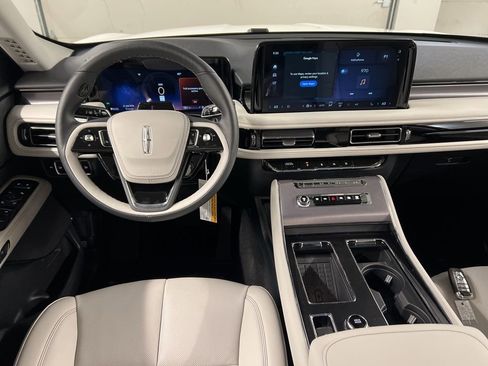 New 2026 Lincoln Aviator AWD image 8