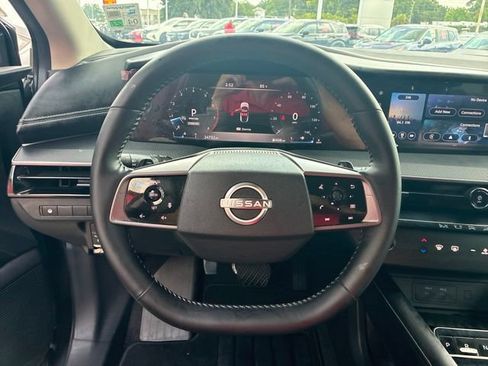 Used 2025 Nissan Murano SV FWD image 11