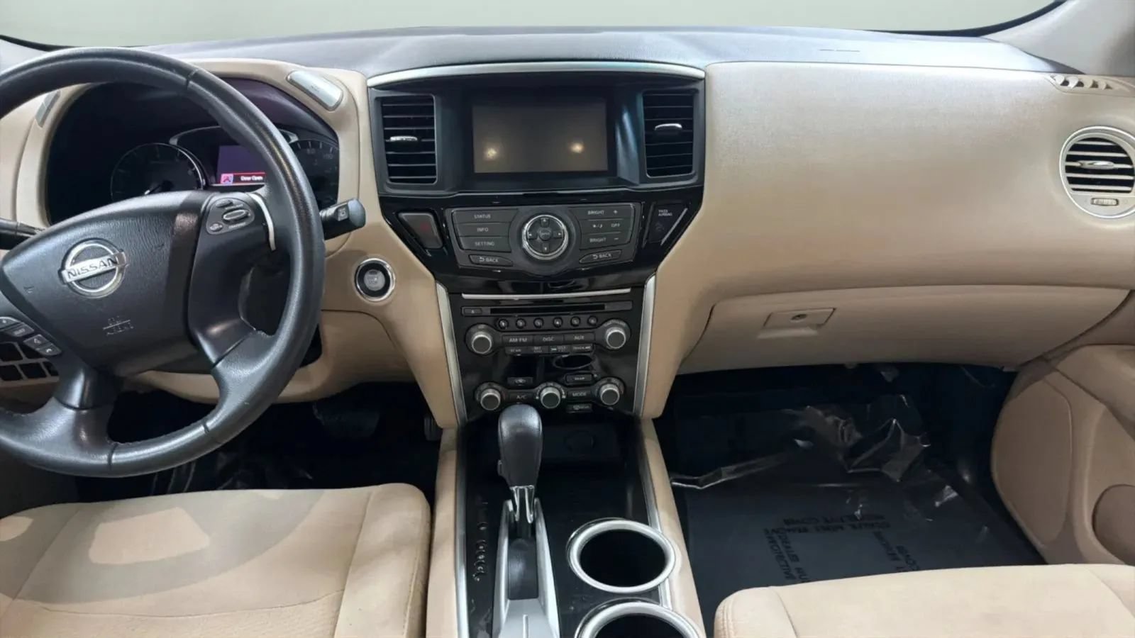 Used 2016 Nissan Pathfinder SV FWD image 16