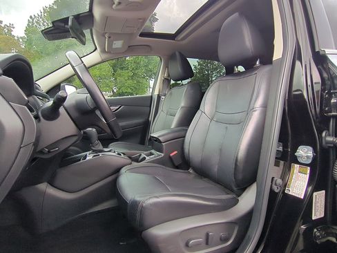 Used 2017 Nissan Rogue Sport SL w/ SL Premium Package image 28