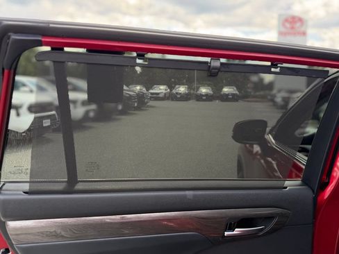 Used 2022 Toyota Highlander Platinum AWD/4WD image 11