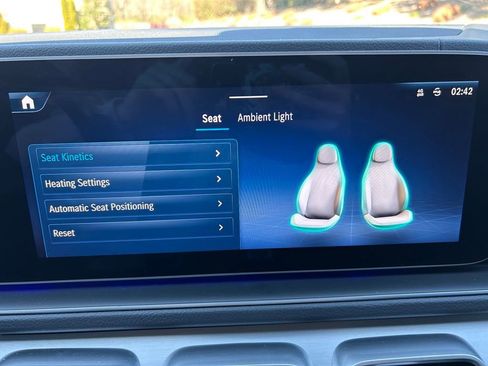 Used 2025 Mercedes-Benz GLS 450 4MATIC image 26