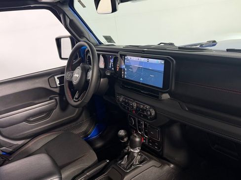 Used 2024 Jeep Wrangler Unlimited Rubicon w/ Capability Package AWD/4WD image 34