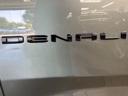 Used 2024 GMC Yukon Denali w/ Denali Reserve Package AWD/4WD image 48