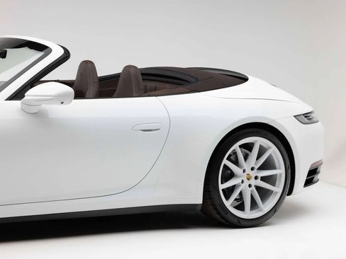 Used 2024 Porsche 911 Carrera image 37