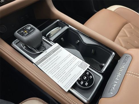 New 2026 Nissan Pathfinder Platinum image 25