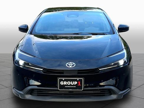Used 2025 Toyota Prius LE FWD image 4