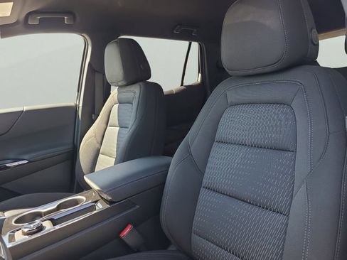 New 2026 Chevrolet Equinox LT w/ Safety and Technology Package FWD image 18