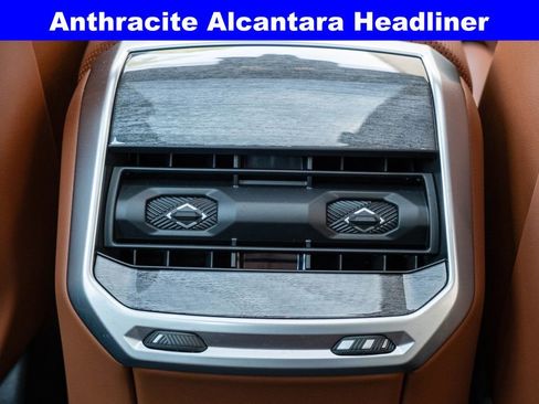 Used 2024 BMW i7 xDrive60 w/ Executive Package AWD/4WD image 29