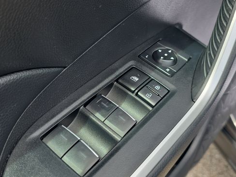 Used 2024 Toyota RAV4 XLE FWD image 22