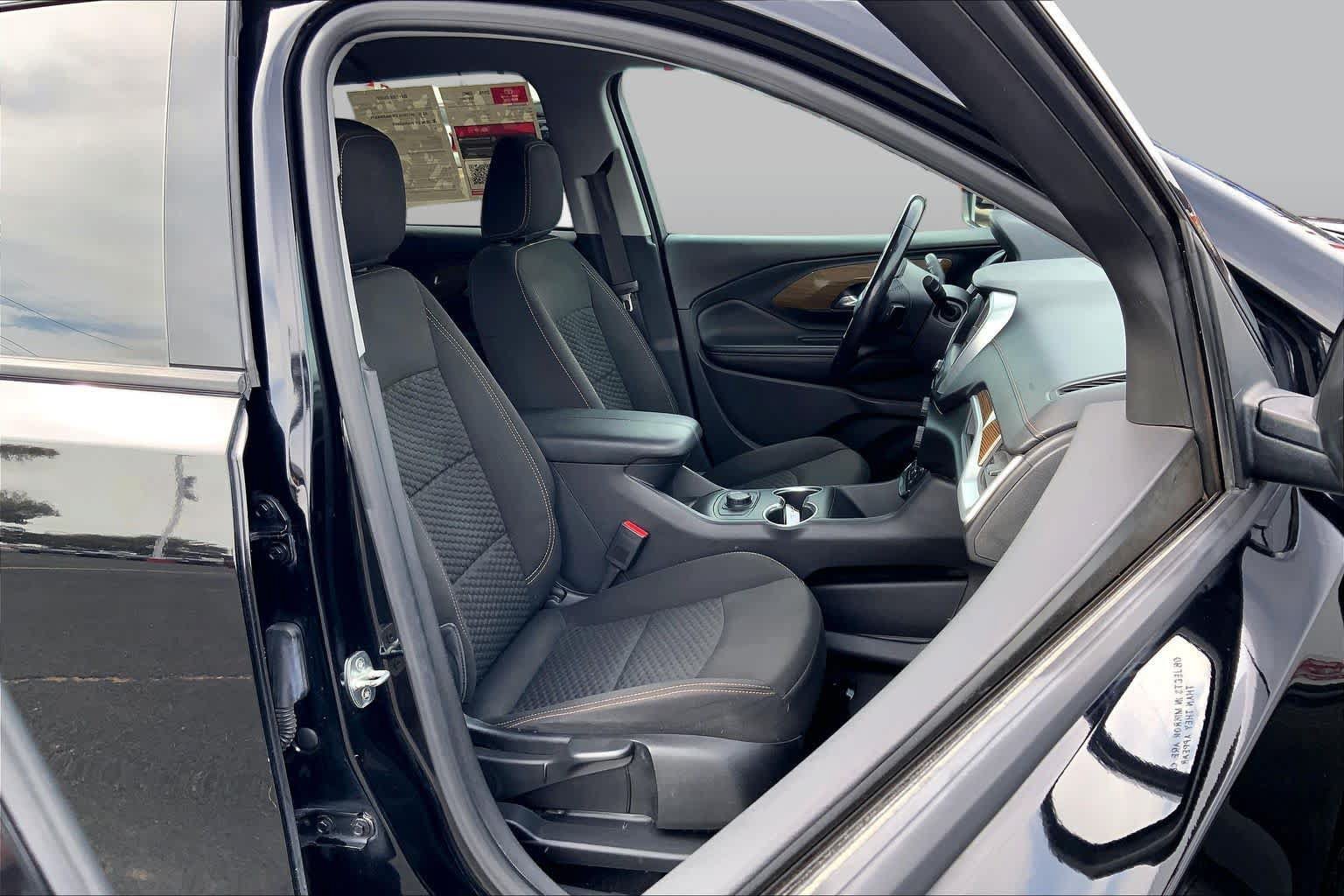 Used 2019 GMC Terrain SLE w/ Black Edition FWD image 9