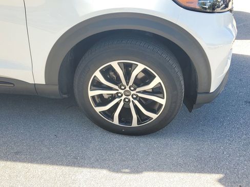 Used 2022 Ford Explorer ST-Line w/ Class IV Trailer Tow Package image 4