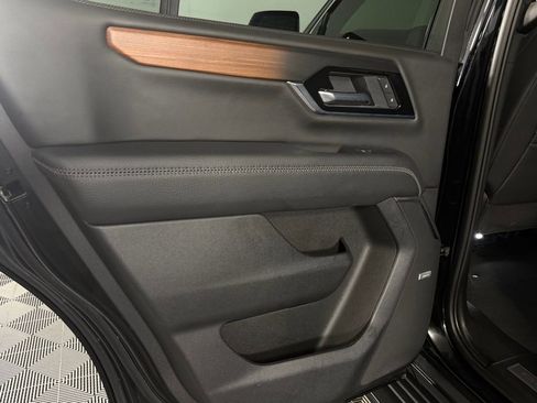 Used 2025 GMC Yukon Denali image 26